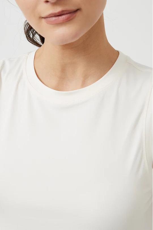 REXINGYOGA Silky Quick Dry Tank Top with Round Neck and Curved Slit Hem - Image 6